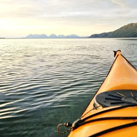 6 Person In * Hamnvik