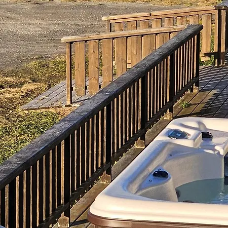 6 Person In Hamnvik