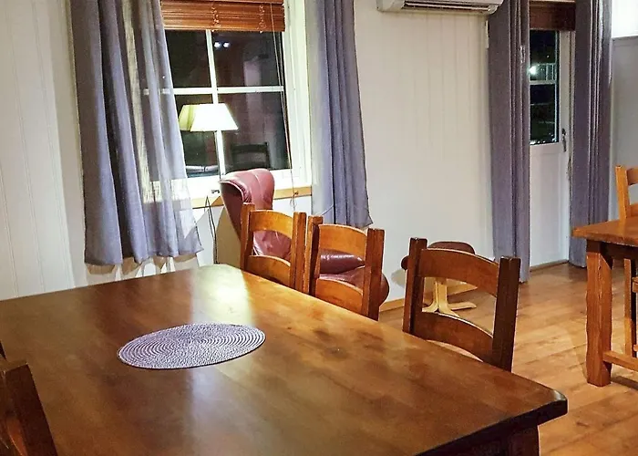 Сasa de vacaciones 6 Person In Hamnvik