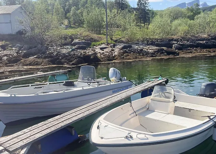 6 Person In * Hamnvik