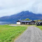 6 Person In * Hamnvik