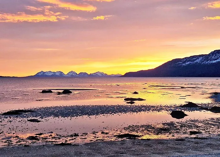 6 Person In Hébergement de vacances Hamnvik